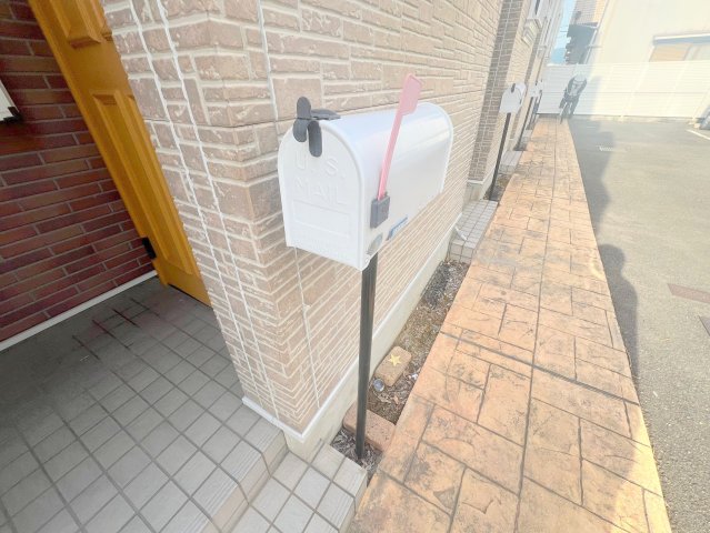 ロビー　ロビーにある各部屋毎のメールボックス。