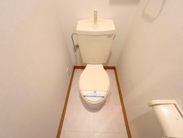トイレ　清潔感のあるトイレは、誰もがリラックスできる空間です。