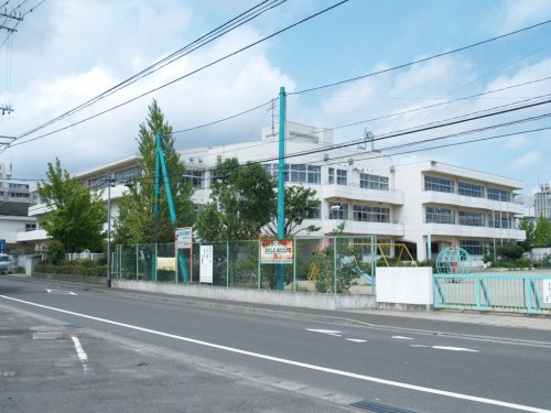 小学校　仙台市立長町南小学校（小学校）まで554m