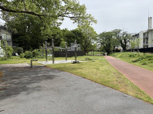 公園　霧の広場（公園）まで1090m