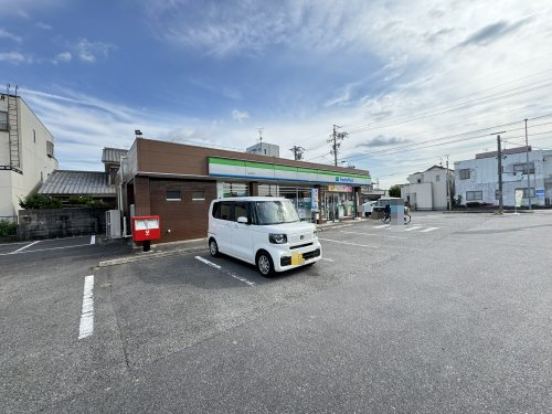 コンビニ　ファミリーマート　味美町店（コンビニ）まで559m