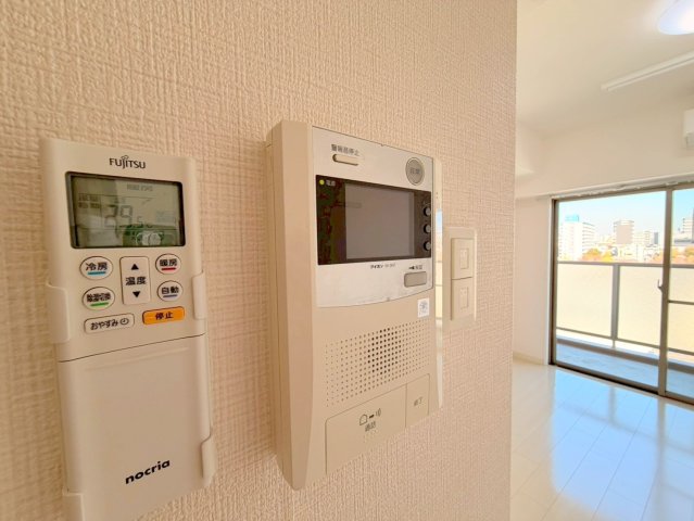 セキュリティ　TVモニターホンで来客が誰か確認してから開けて下さいね