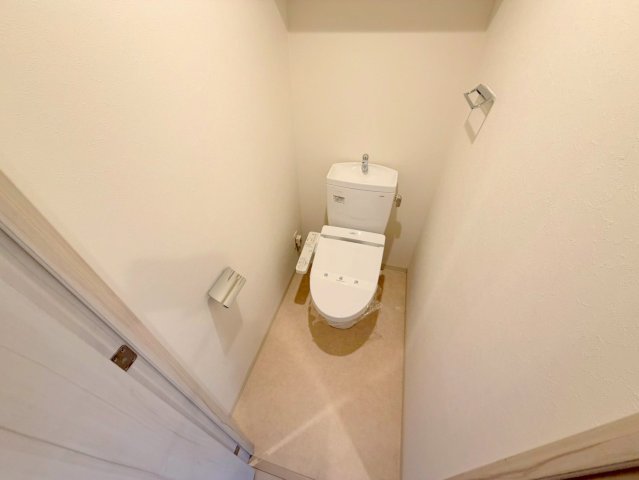 トイレ　綺麗なトイレにはウォシュレット標準装備です。