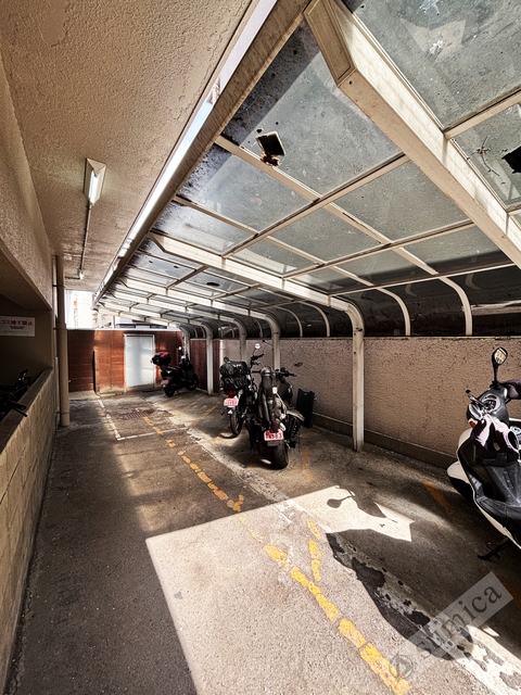 その他共有部分　屋根も付いてる、バイク置場もございます♪♪