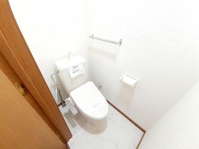 トイレ　※別号室の写真です。