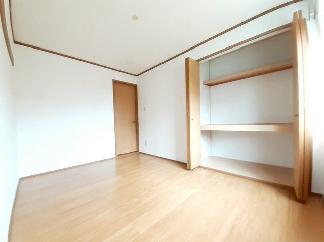 収納　※別号室の写真です。