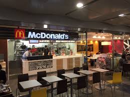 飲食店　マクドナルド水天宮前東京シティエアターミナル店（飲食店）まで111m