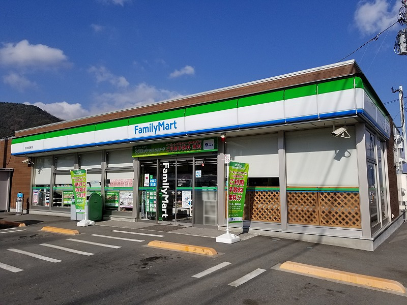 コンビニ　ファミリーマート おひめ坂通り店（コンビニ）まで313m