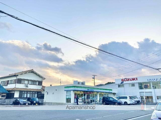 その他　ファミリーマート堺草部店（その他）まで132m