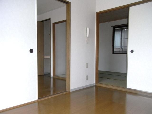 その他部屋・スペース　☆６帖の洋室☆
