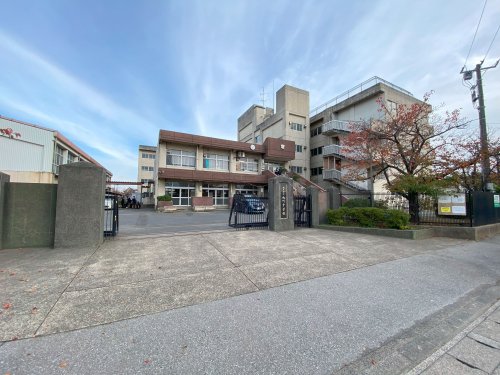 中学校　松戸市立旭町中学校（中学校）まで322m