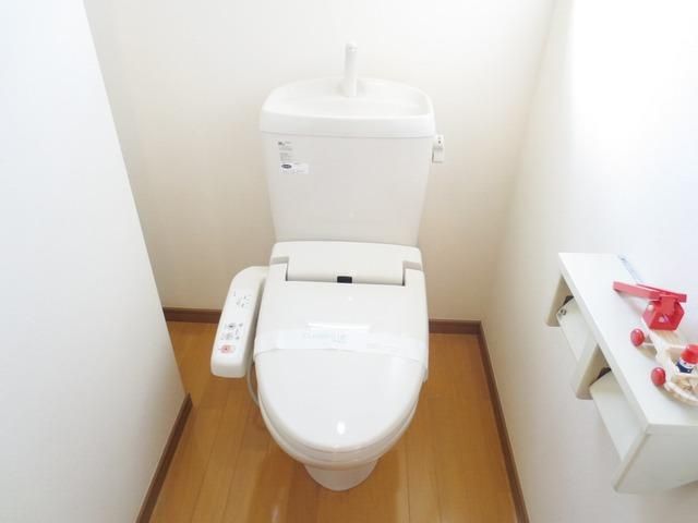 トイレ　★シャワートイレ完備★