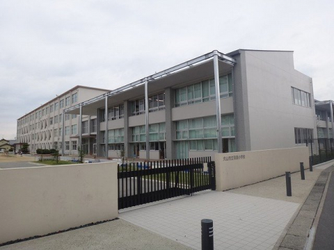 小学校　犬山市立羽黒小学校（小学校）まで202m