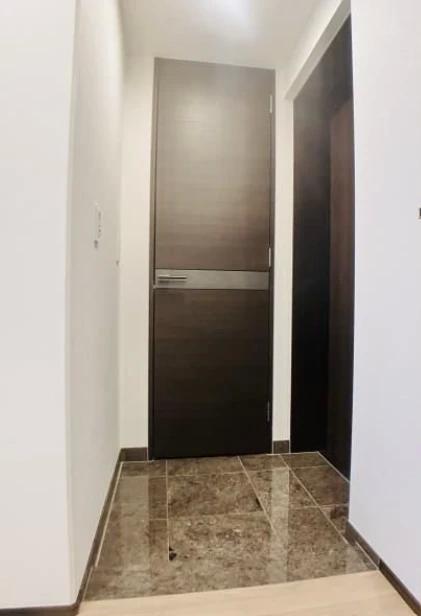 玄関　※同マンション別室参考写真