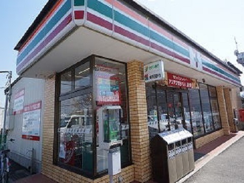 コンビニ　セブンイレブン郡山田村店（コンビニ）まで750m