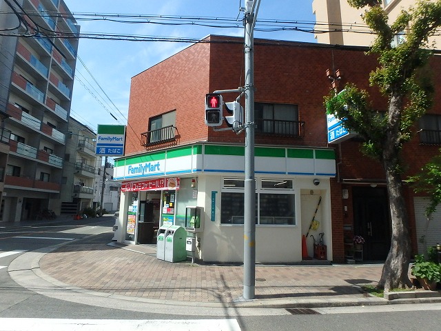 コンビニ　ファミリーマート 波除二丁目店（コンビニ）まで377m