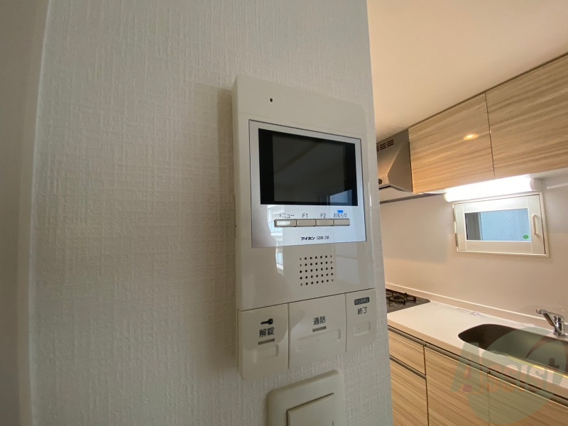 セキュリティ　ＴＶモニター付インターホンです。来客者の顔が見えるので安心！
