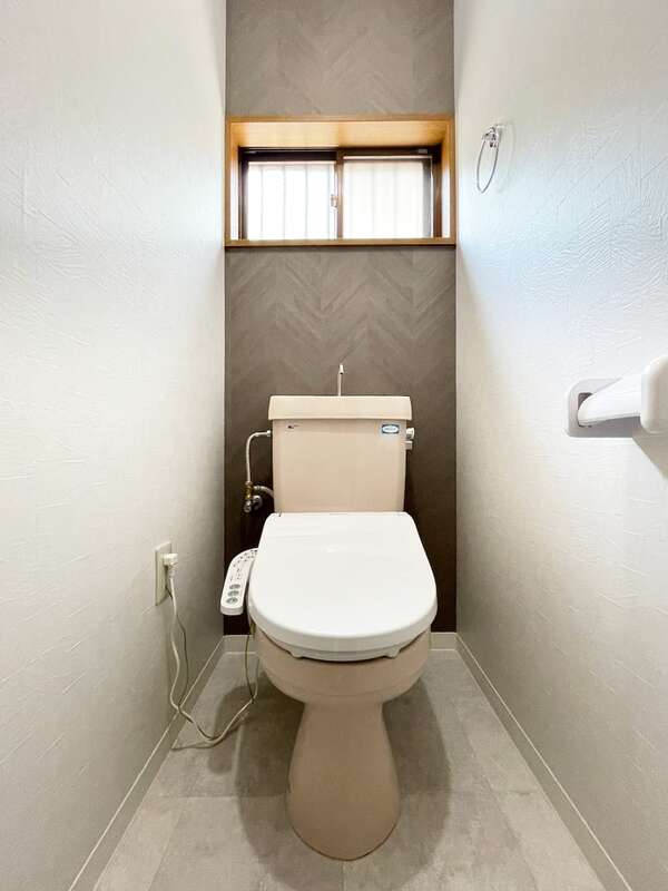宝塚市野上6丁目貸家のトイレ写真