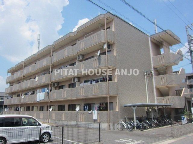 建物外観　落ち着いた雰囲気の外観です