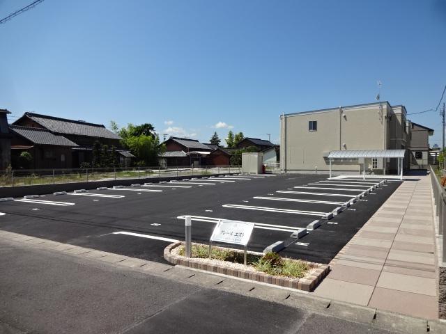 駐車場　外観写真（昼）