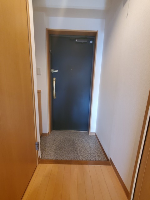 玄関　前回募集時の写真です