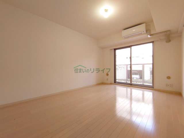 NONA PLACE 渋谷富ヶ谷の居間写真