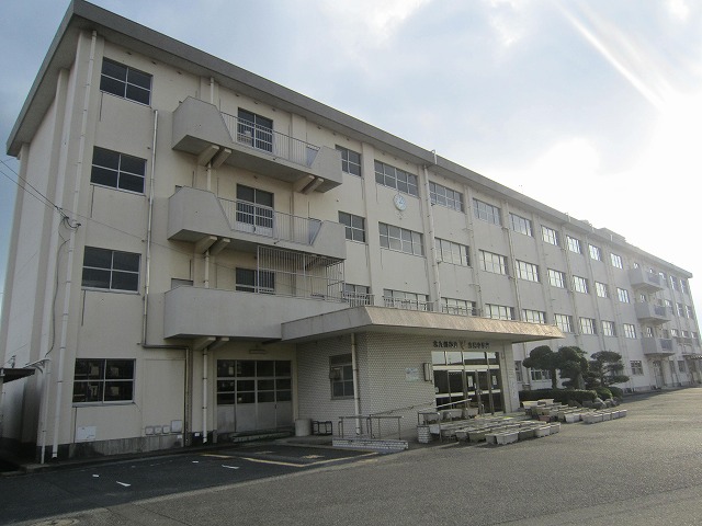 中学校　北九州市立吉田中学校（中学校）まで1479m