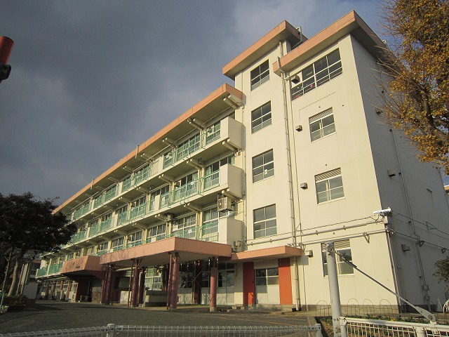 小学校　北九州市立吉田小学校（小学校）まで1583m