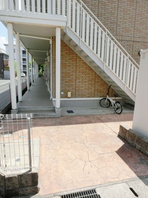 エントランス　建物入口部分です。