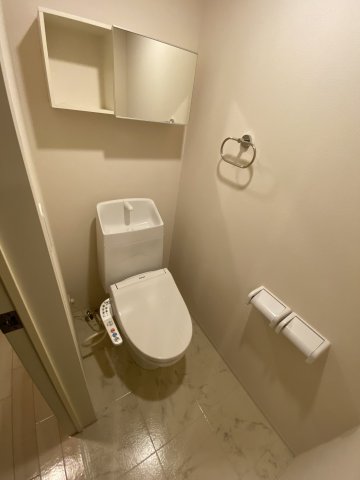 ＪＲ総武線快速 千葉駅 徒歩5分 2階建 築6年のトイレ写真