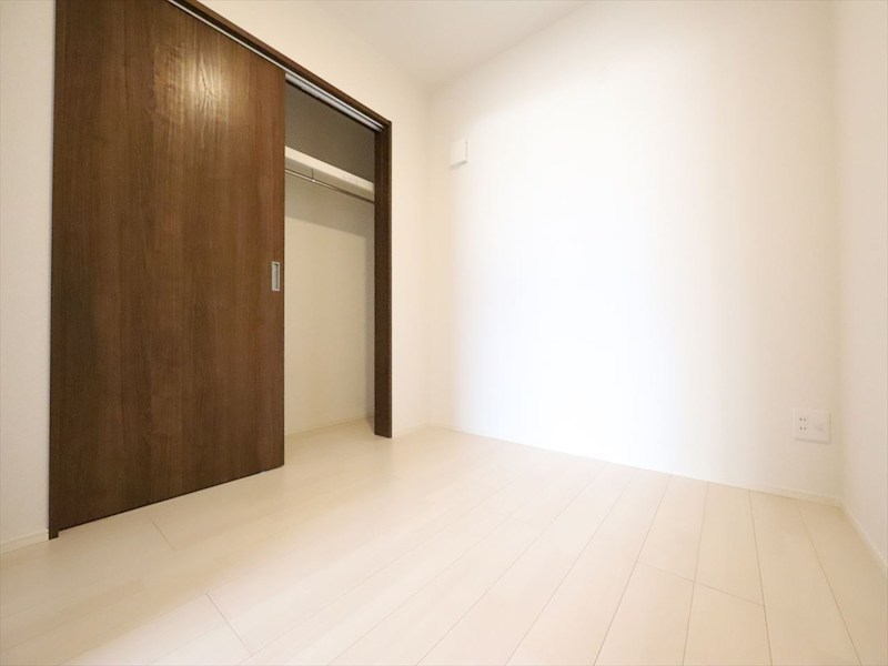 その他　洋室3.2帖　クローゼット付（収納充実してます）　同仕様写真