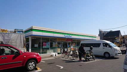 コンビニ　ファミリーマート 桜丘世田谷通り店（コンビニ）まで271m