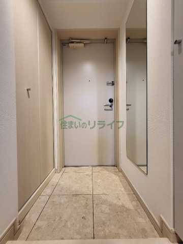玄関　別部屋参考写真となります。