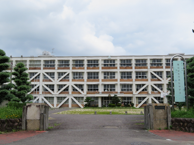 中学校　各務原市立川島中学校（中学校）まで591m