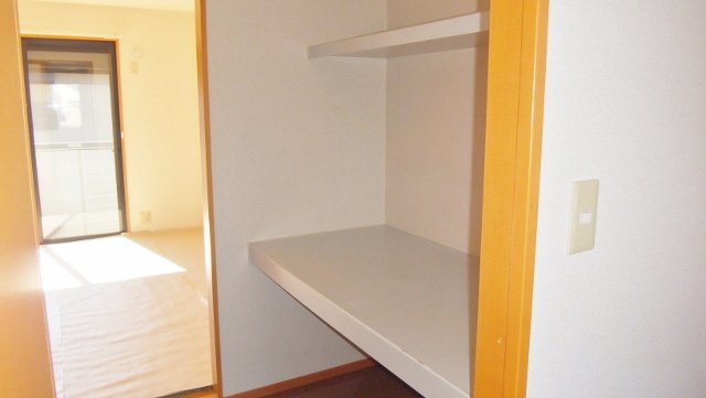 収納　ウォークスルークローゼット