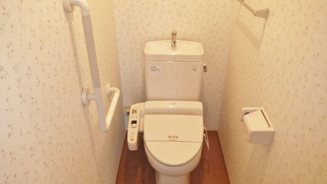 トイレ　ウォッシュレットつき
