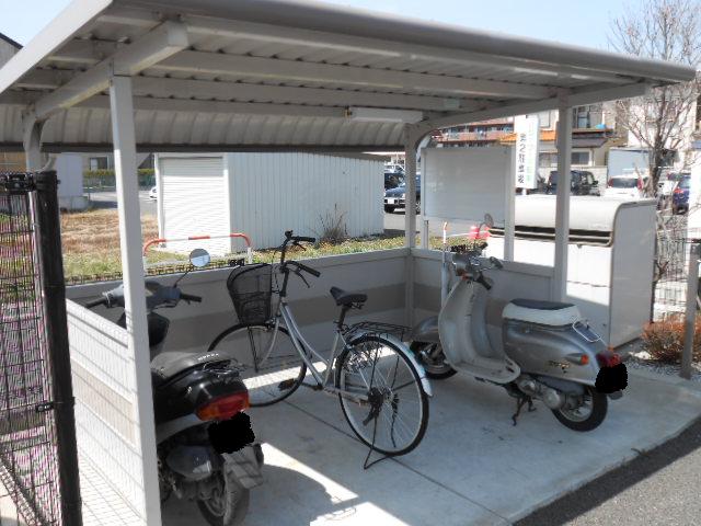 駐車場　駐輪場（共用）完備