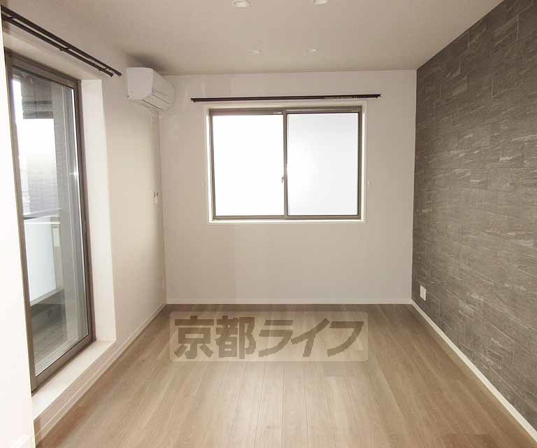 居室・リビング　暖かみのあるお部屋・