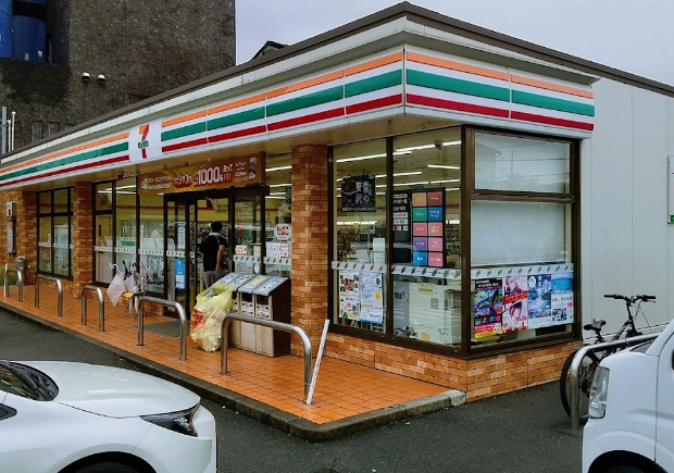 コンビニ　セブンイレブン 名古屋舟戸町店（コンビニ）まで596m