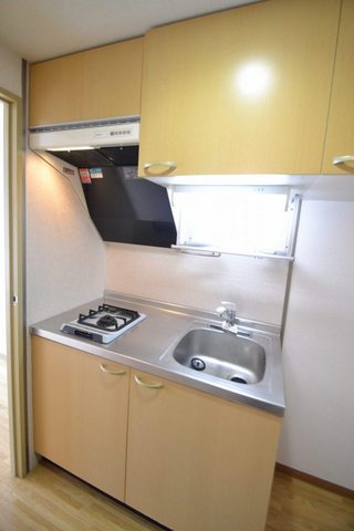 キッチン　収納もしっかりあります