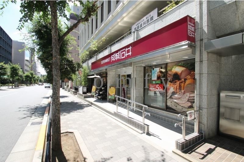 スーパー　成城石井市ヶ谷店（スーパー）まで442m