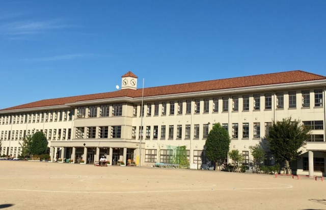 高校・高専　豊郷町立豊郷小学校（高校・高専）まで1000m