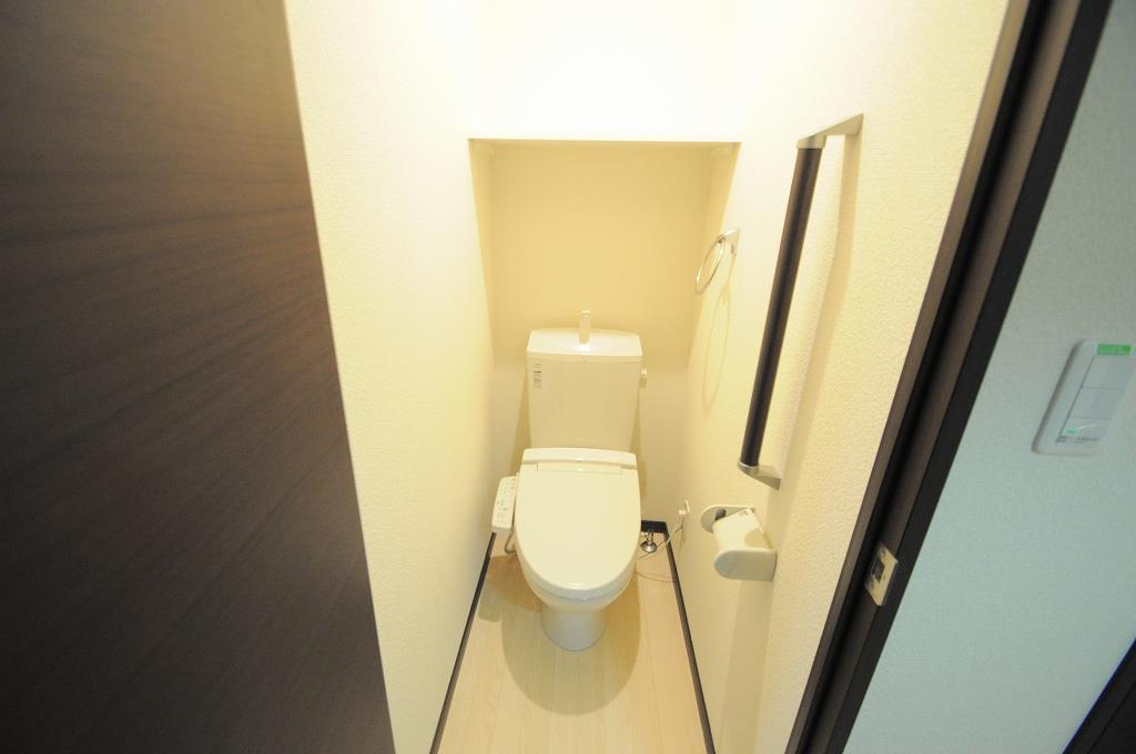 トイレ　設備仕様につきましては異なる場合がございます。