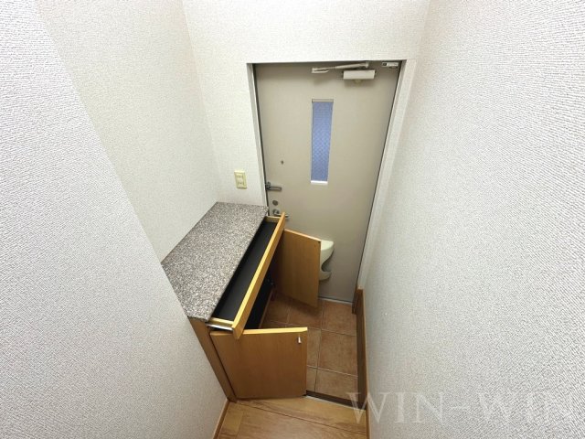 玄関　イメージ（同建物内別部屋の写真です）