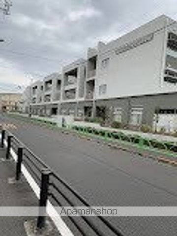 中学校　世田谷中学校（中学校）まで1631m
