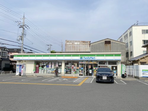 コンビニ　ファミリーマート 堺大野芝町店（コンビニ）まで818m