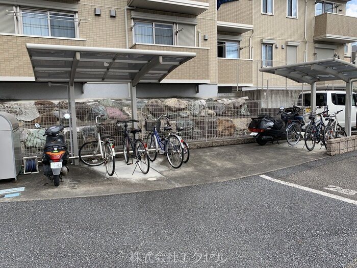 その他共有部分　屋根付き駐輪場