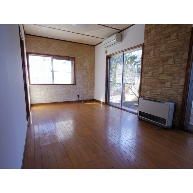 御代田一戸建ての居間写真