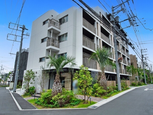 建物外観　オートロック完備