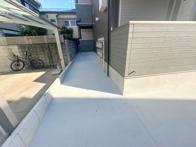 駐車場　敷地内には入居者専用の駐輪スペースもあります。